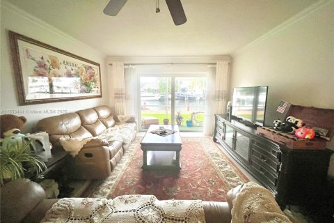 Copropriété à vendre à Fort Lauderdale, Floride: 2 chambres, 89.19 m2 № 1817589 - photo 11