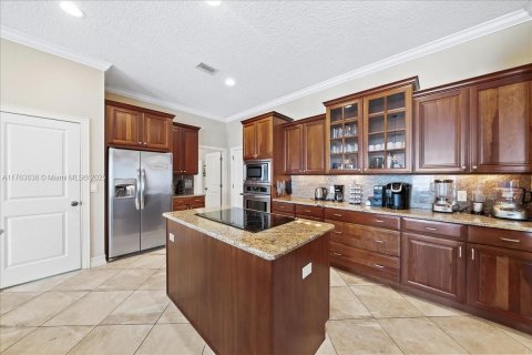 House in Cocoa, Florida 5 bedrooms, 346.25 sq.m. № 1704732 - photo 15
