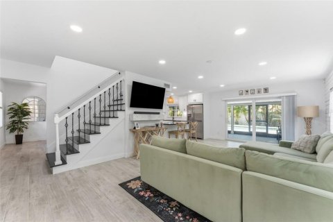 Villa ou maison à vendre à Saint Petersburg, Floride: 3 chambres, 149.76 m2 № 2210703 - photo 4