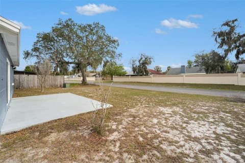 Villa ou maison à vendre à Winter Haven, Floride: 3 chambres, 107.58 m2 № 2107424 - photo 2