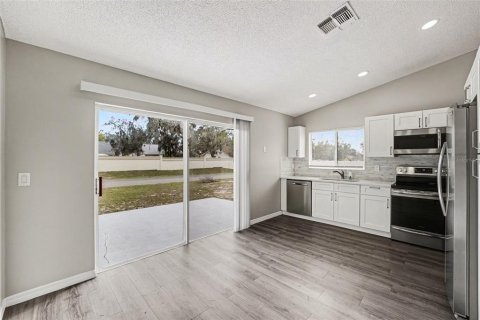 Villa ou maison à vendre à Winter Haven, Floride: 3 chambres, 107.58 m2 № 2107424 - photo 8