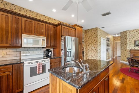 Casa en venta en Brooksville, Florida, 3 dormitorios, 392.05 m2 № 2136044 - foto 19