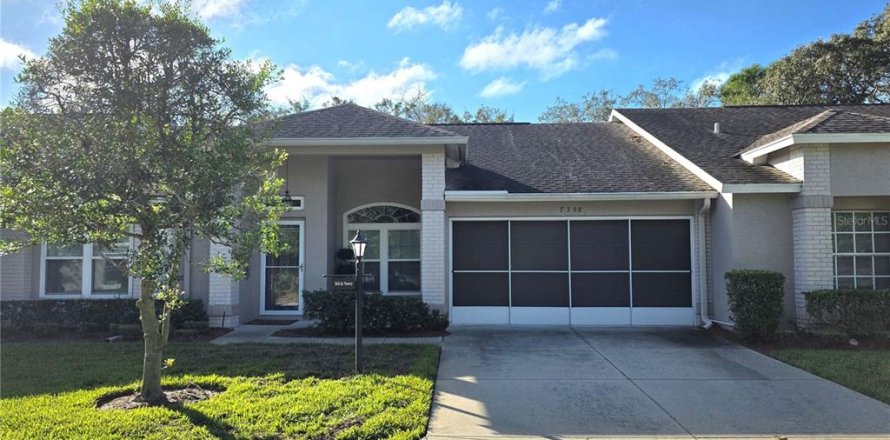 Casa en Spring Hill, Florida 3 dormitorios, 140.84 m2 № 2385610