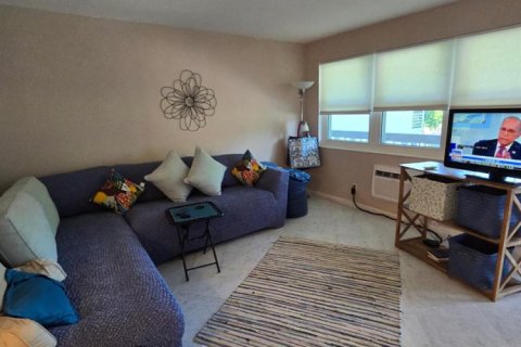 Condo in Deerfield Beach, Florida, 1 bedroom  № 2175842 - photo 4