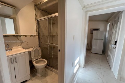 Снять в аренду виллу или дом в Майами, Флорида 1 спальня, 137.31м2, № 1955499 - фото 6