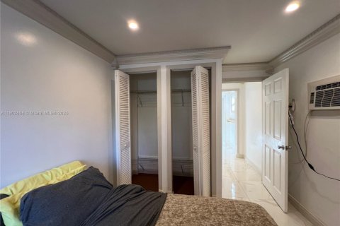 Снять в аренду виллу или дом в Майами, Флорида 1 спальня, 137.31м2, № 1955499 - фото 9
