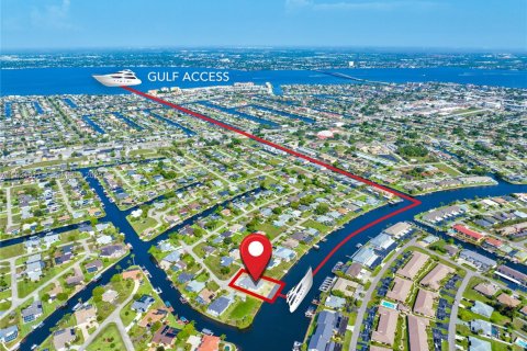 House in Cape Coral, Florida 3 bedrooms, 136.66 sq.m. № 1985874 - photo 30