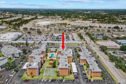 Condo in Saint Petersburg, Florida, 2 bedrooms  № 1655169 - photo 3