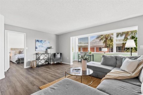 Condo in Saint Petersburg, Florida, 2 bedrooms  № 1655169 - photo 9
