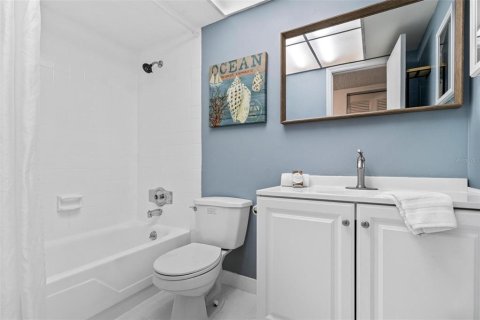 Condo in Saint Petersburg, Florida, 2 bedrooms  № 1655169 - photo 15
