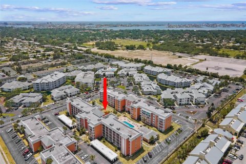 Condo in Saint Petersburg, Florida, 2 bedrooms  № 1655169 - photo 22