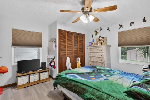 House in Leesburg, Florida 4 bedrooms, 160.44 sq.m. № 2408429 - photo 25