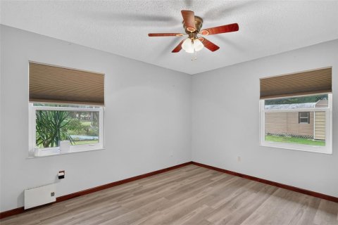 House in Leesburg, Florida 4 bedrooms, 160.44 sq.m. № 2408429 - photo 26