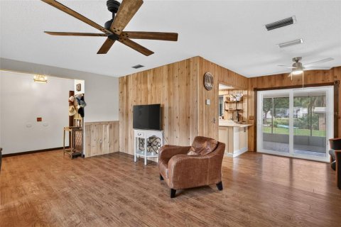 House in Leesburg, Florida 4 bedrooms, 160.44 sq.m. № 2408429 - photo 8