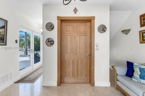 House in Key Largo, Florida 4 bedrooms, 237.27 sq.m. № 1988031 - photo 5