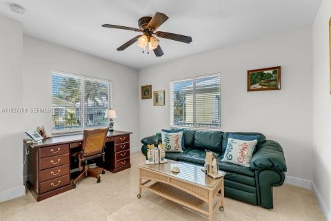 House in Key Largo, Florida 4 bedrooms, 237.27 sq.m. № 1988031 - photo 10