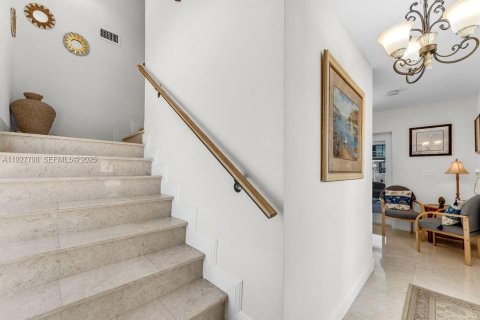 House in Key Largo, Florida 4 bedrooms, 237.27 sq.m. № 1988031 - photo 7