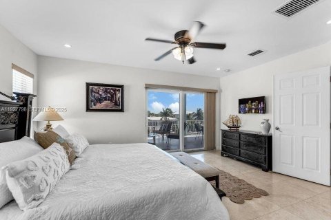 House in Key Largo, Florida 4 bedrooms, 237.27 sq.m. № 1988031 - photo 25