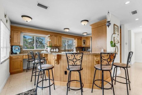 House in Key Largo, Florida 4 bedrooms, 237.27 sq.m. № 1988031 - photo 16