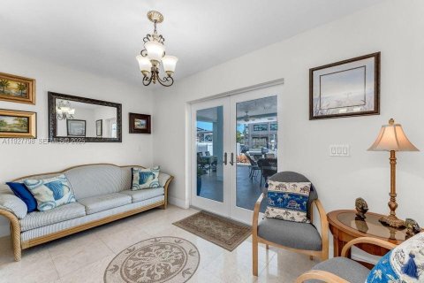 House in Key Largo, Florida 4 bedrooms, 237.27 sq.m. № 1988031 - photo 6