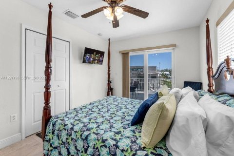 House in Key Largo, Florida 4 bedrooms, 237.27 sq.m. № 1988031 - photo 30