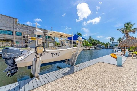 House in Key Largo, Florida 4 bedrooms, 237.27 sq.m. № 1988031 - photo 2