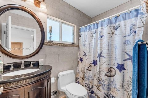 House in Key Largo, Florida 4 bedrooms, 237.27 sq.m. № 1988031 - photo 28