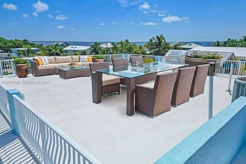 House in Key Largo, Florida 4 bedrooms, 237.27 sq.m. № 1988031 - photo 4