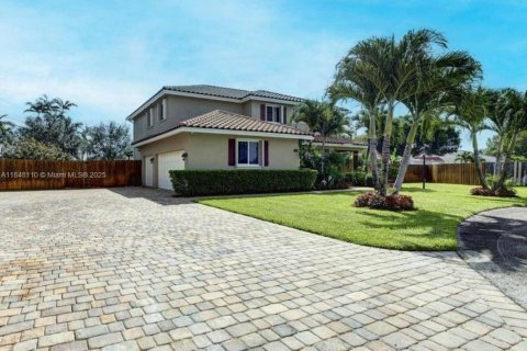 Villa ou maison à vendre à Homestead, Floride: 5 chambres, 263.56 m2 № 1848762 - photo 2