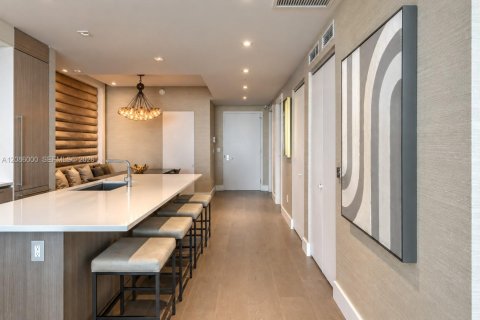 Copropriété à louer à Miami, Floride: 2 chambres, 102.84 m2 № 2357142 - photo 3