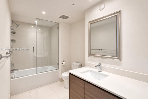 Copropriété à louer à Miami, Floride: 2 chambres, 102.84 m2 № 2357142 - photo 9