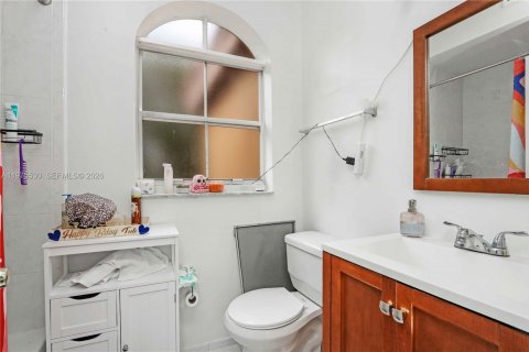 Снять в аренду таунхаус в Майами-Лейкс, Флорида 3 спальни, 125.51м2, № 2038469 - фото 18