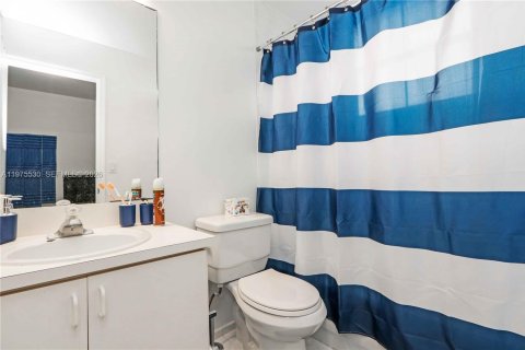 Снять в аренду таунхаус в Майами-Лейкс, Флорида 3 спальни, 125.51м2, № 2038469 - фото 10