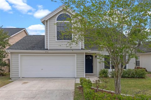 Casa en venta en Lake Mary, Florida, 3 dormitorios, 142.98 m2 № 1718423 - foto 1