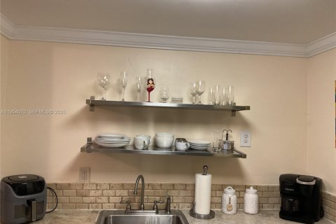 Купить кондоминиум в Майами, Флорида 2 спальни, 84.54м2, № 2009082 - фото 9