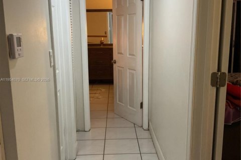 Купить кондоминиум в Майами, Флорида 2 спальни, 84.54м2, № 2009082 - фото 19