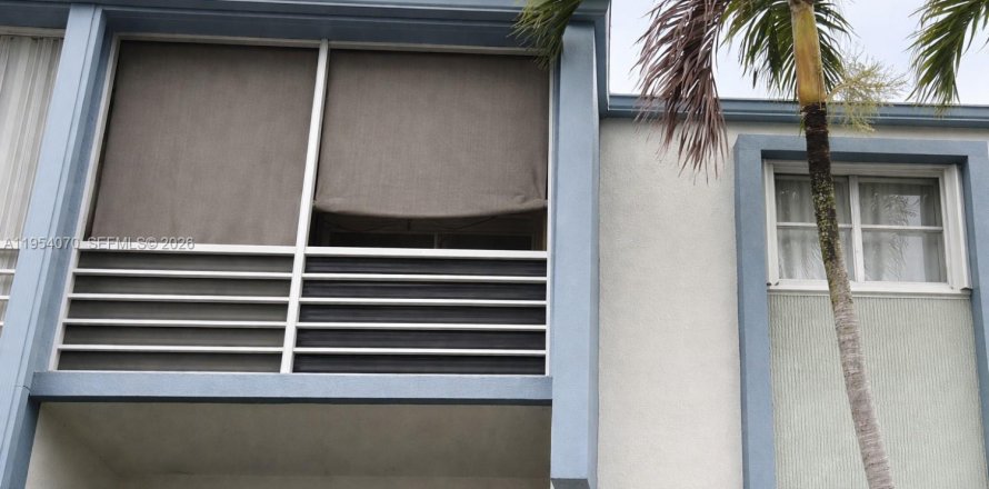 Кондоминиум с 2 спальнями в Майами, Флорида № 2009082