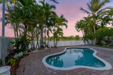 Casa en Miami, Florida 4 dormitorios, 230.49 m2 № 2028769