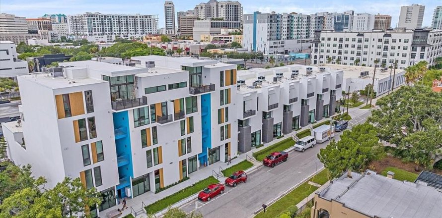 Condominio en Sarasota, Florida, 2 dormitorios № 1681102