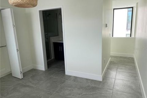 Condominio en alquiler en Sarasota, Florida, 2 dormitorios, 95.04 m2 № 1681102 - foto 3