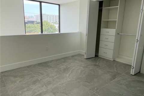 Condominio en alquiler en Sarasota, Florida, 2 dormitorios, 95.04 m2 № 1681102 - foto 6