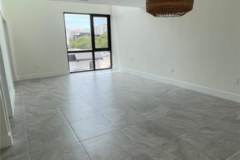 Condominio en alquiler en Sarasota, Florida, 2 dormitorios, 95.04 m2 № 1681102 - foto 13