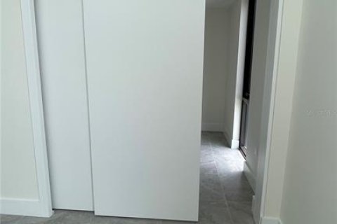 Condominio en alquiler en Sarasota, Florida, 2 dormitorios, 95.04 m2 № 1681102 - foto 12