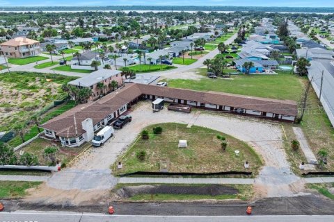 Commercial property in Ormond Beach, Florida 471.2 sq.m. № 2364085