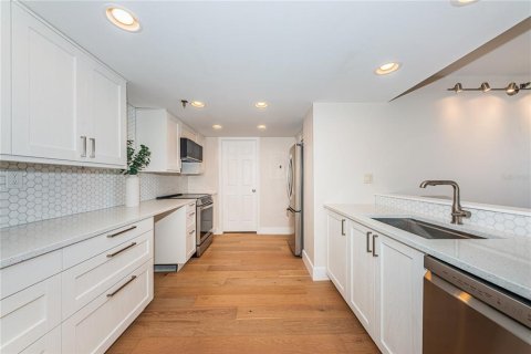 Copropriété à vendre à Saint Petersburg, Floride: 2 chambres, 116.13 m2 № 2329848 - photo 10