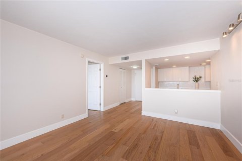 Copropriété à vendre à Saint Petersburg, Floride: 2 chambres, 116.13 m2 № 2329848 - photo 24