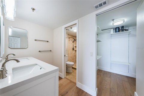 Copropriété à vendre à Saint Petersburg, Floride: 2 chambres, 116.13 m2 № 2329848 - photo 2