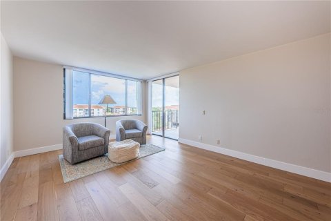 Copropriété à vendre à Saint Petersburg, Floride: 2 chambres, 116.13 m2 № 2329848 - photo 17