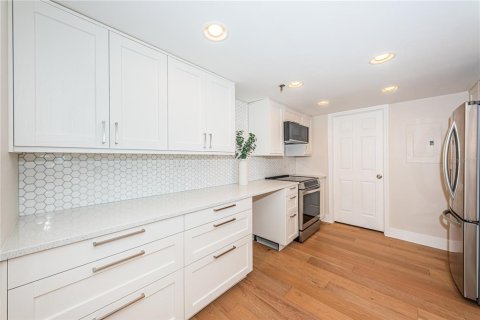 Copropriété à vendre à Saint Petersburg, Floride: 2 chambres, 116.13 m2 № 2329848 - photo 11