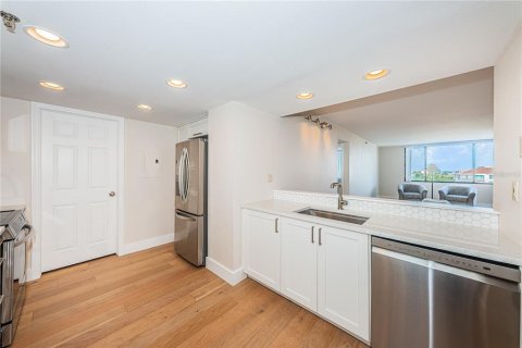 Copropriété à vendre à Saint Petersburg, Floride: 2 chambres, 116.13 m2 № 2329848 - photo 9